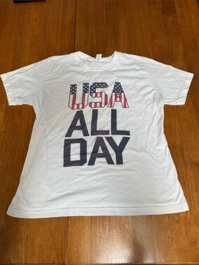 Vintage “USA all day” white cotton t shirt size XL.